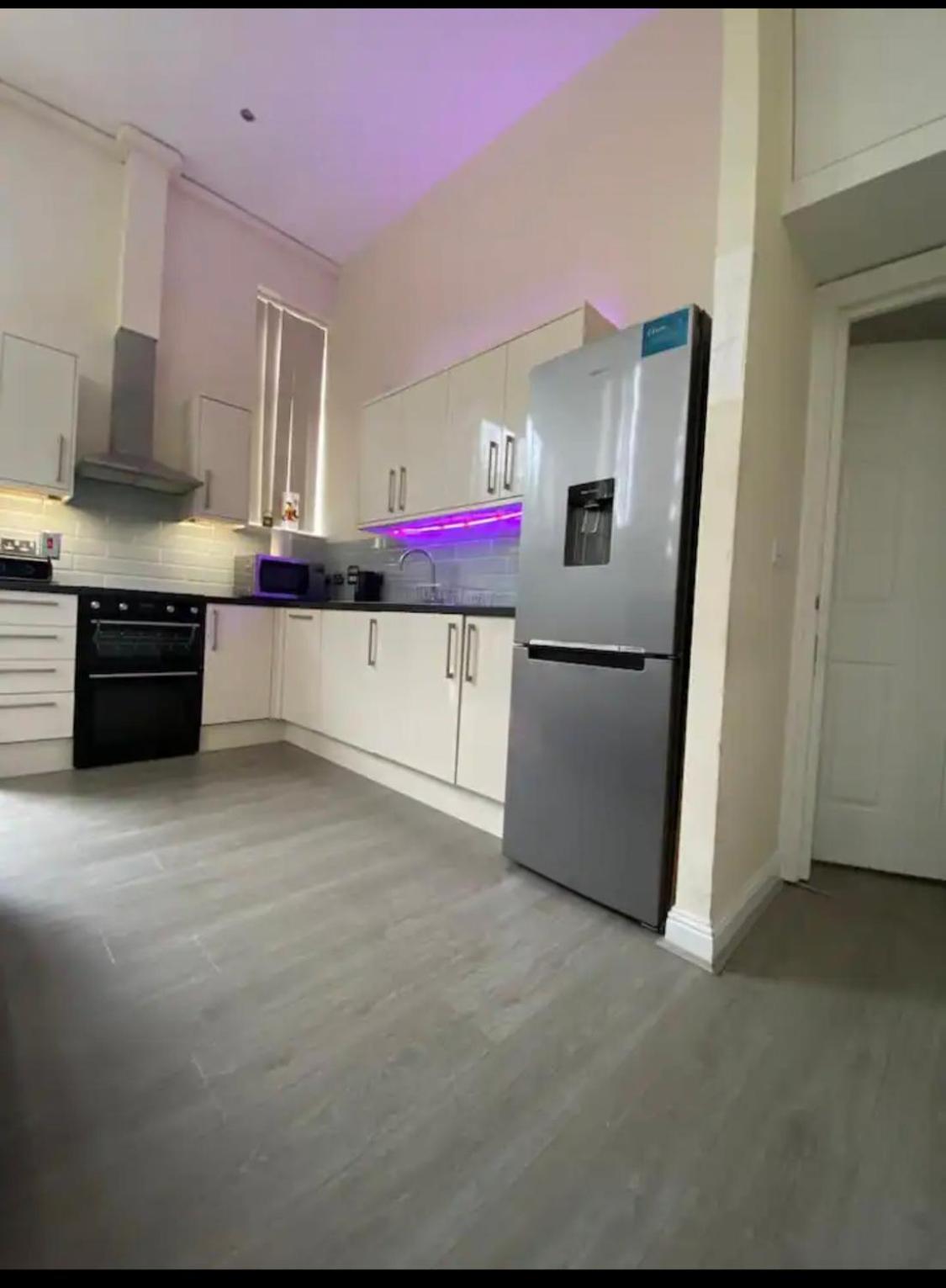 Spacious King Room With Private Entrance - Near Emirates And Camden And King'S Cross - 5 Min To Tube フィンチリー エクステリア 写真